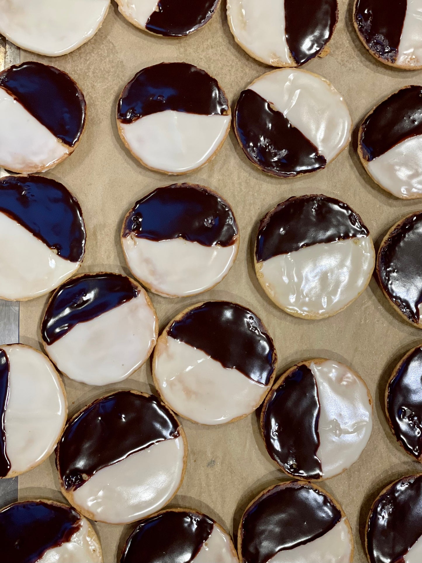 Black & White Cookies, Parve